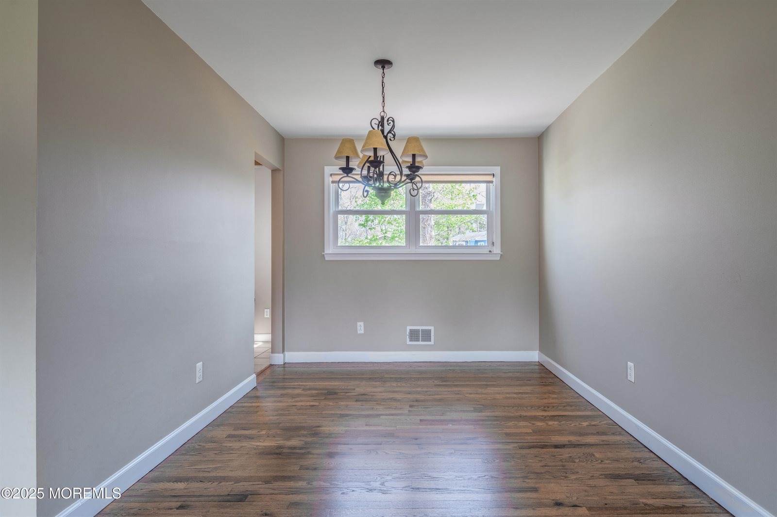 131 North Curtis Place, Toms River, NJ 08753