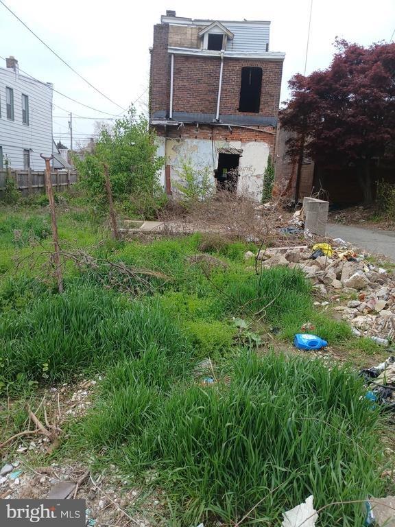 327 Pennell St Alley, Chester, PA 19013