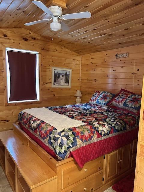 28 Valentine Lane, Dexter, ME 04930