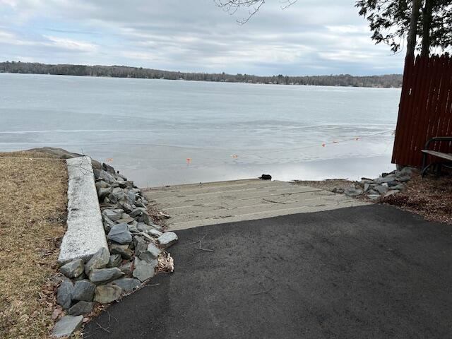 28 Valentine Lane, Dexter, ME 04930