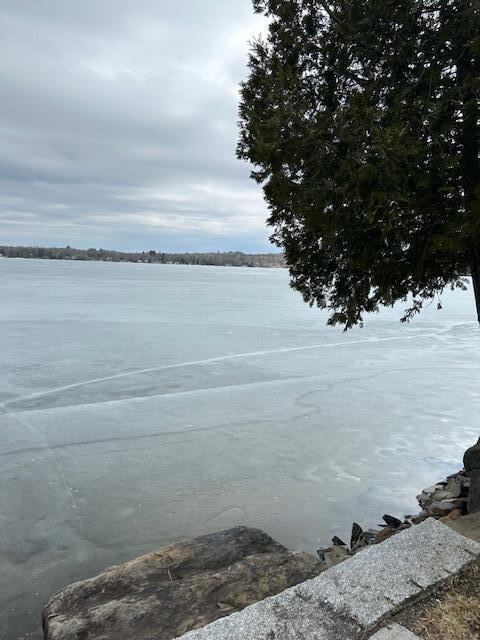 28 Valentine Lane, Dexter, ME 04930