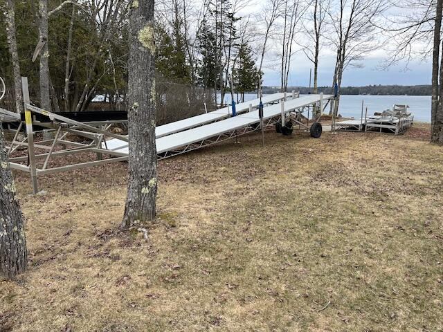 28 Valentine Lane, Dexter, ME 04930