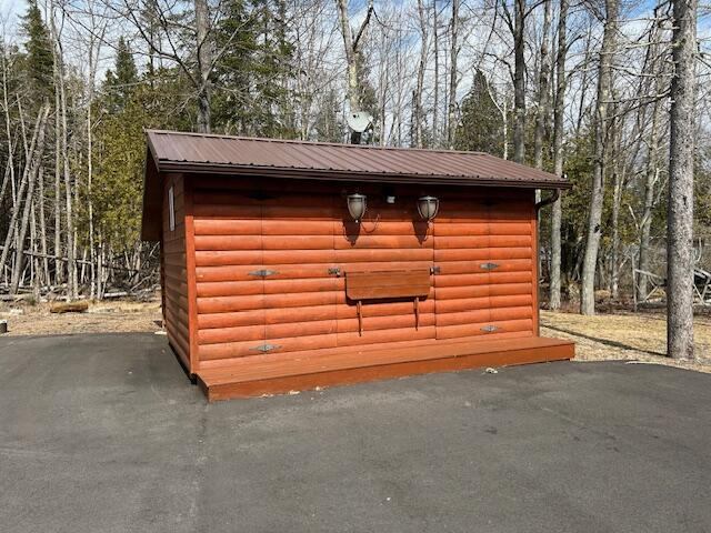 28 Valentine Lane, Dexter, ME 04930