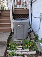 914 32ND Avenue Court, Moline, IL 61265