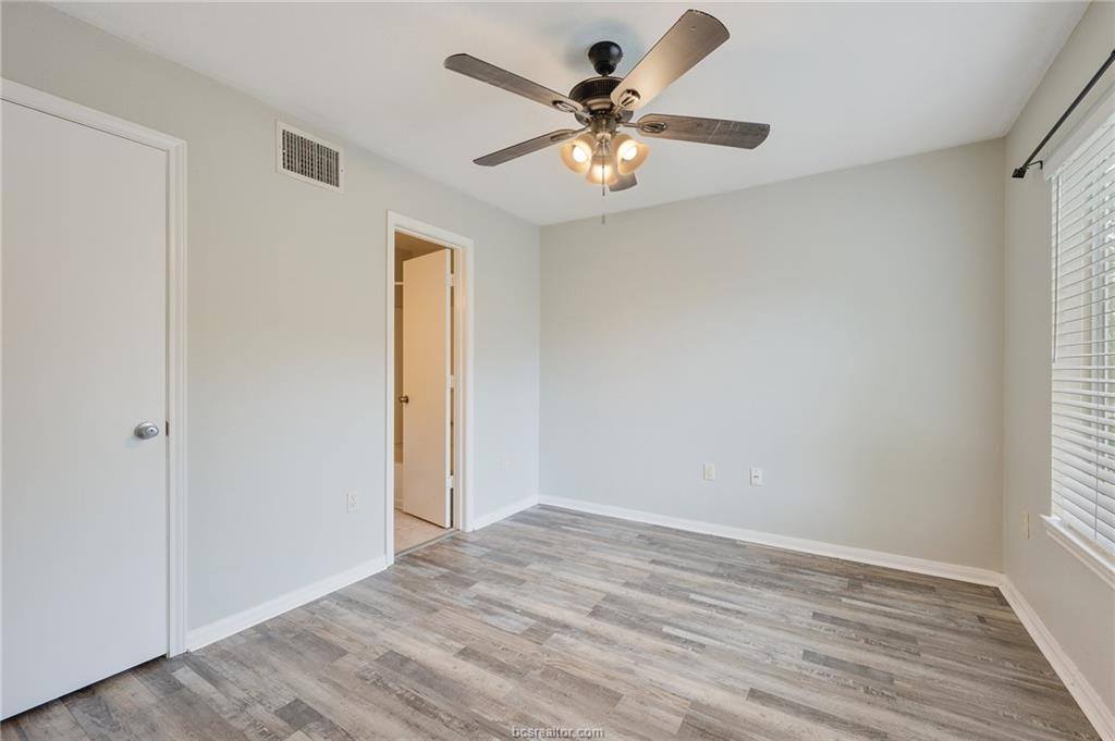 529 Southwest Parkway, College Station, TX 77840