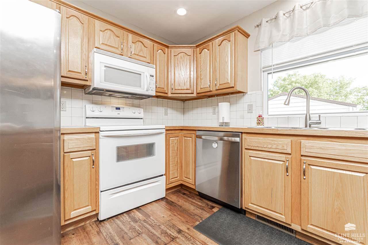 1614 West 1st Street, Abilene, KS 67410