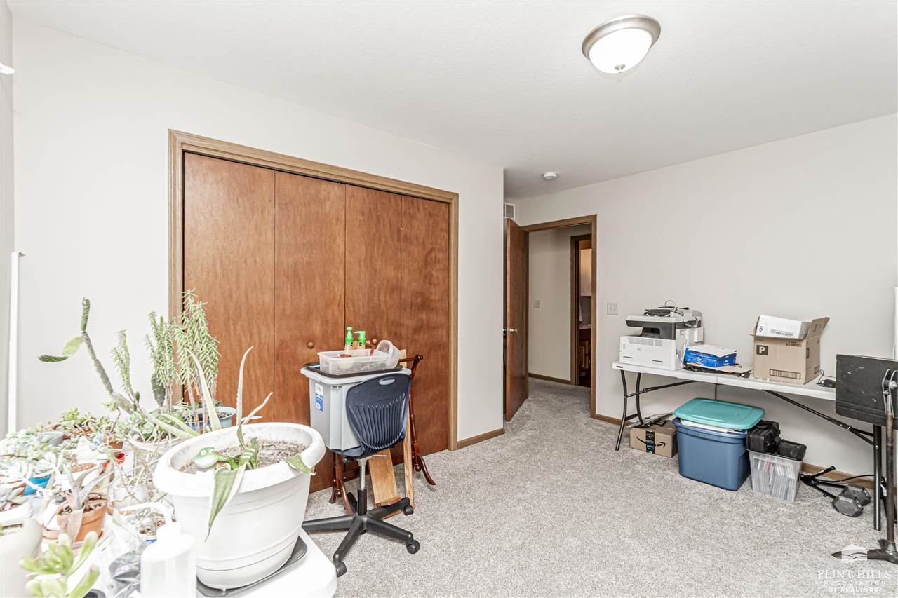 1614 West 1st Street, Abilene, KS 67410