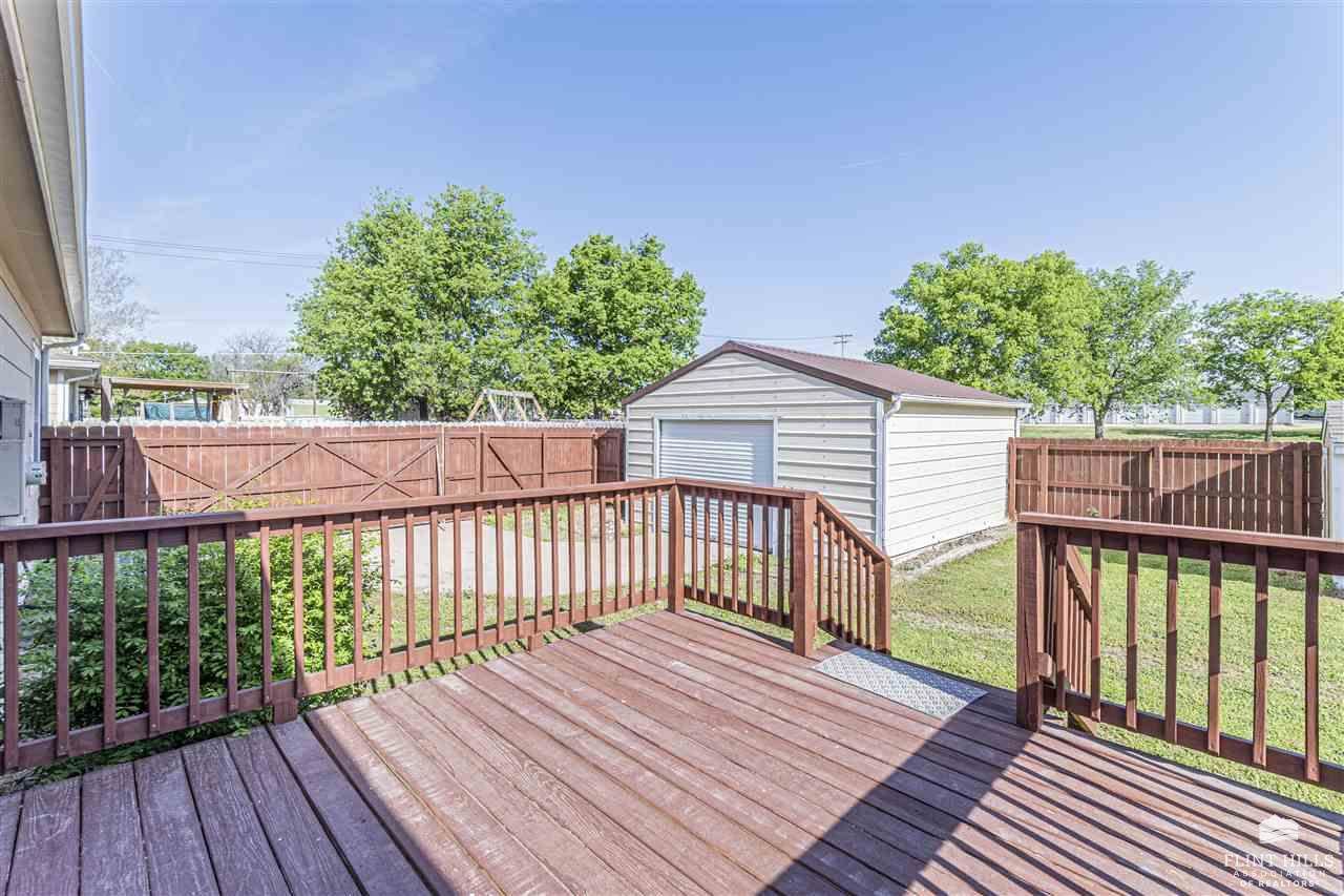 1614 West 1st Street, Abilene, KS 67410