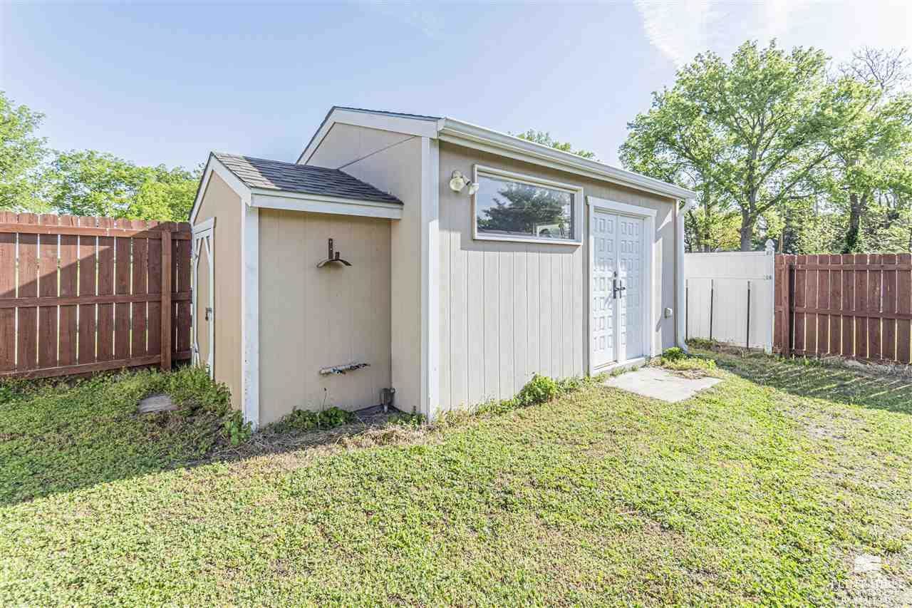 1614 West 1st Street, Abilene, KS 67410