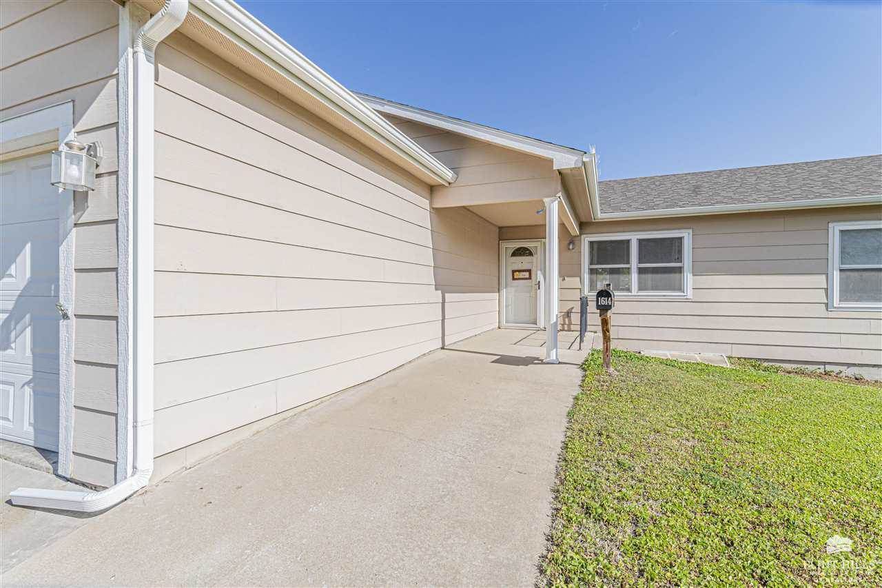 1614 West 1st Street, Abilene, KS 67410