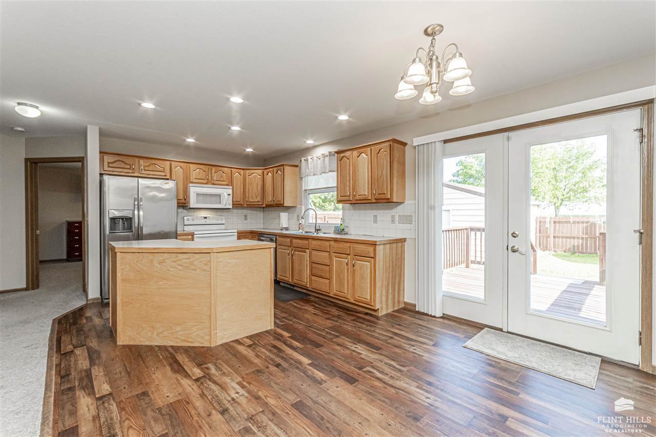 1614 West 1st Street, Abilene, KS 67410