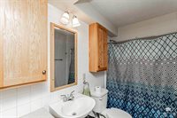 1614 West 1st Street, Abilene, KS 67410