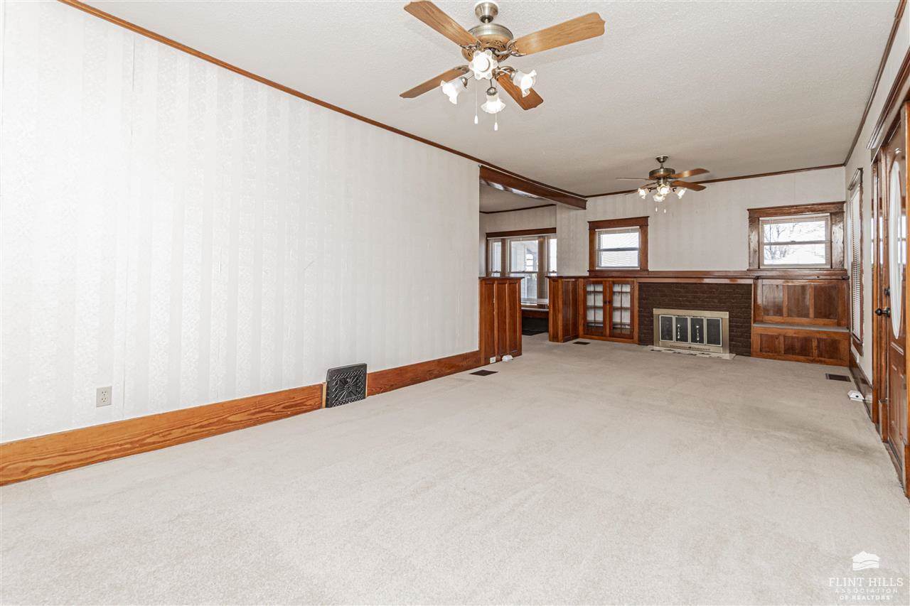 215 16th Street, Ogden, KS 66517