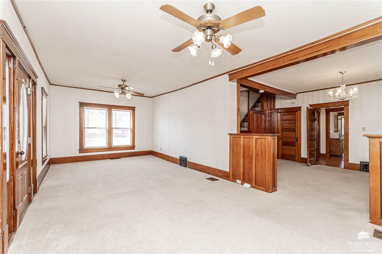 215 16th Street, Ogden, KS 66517