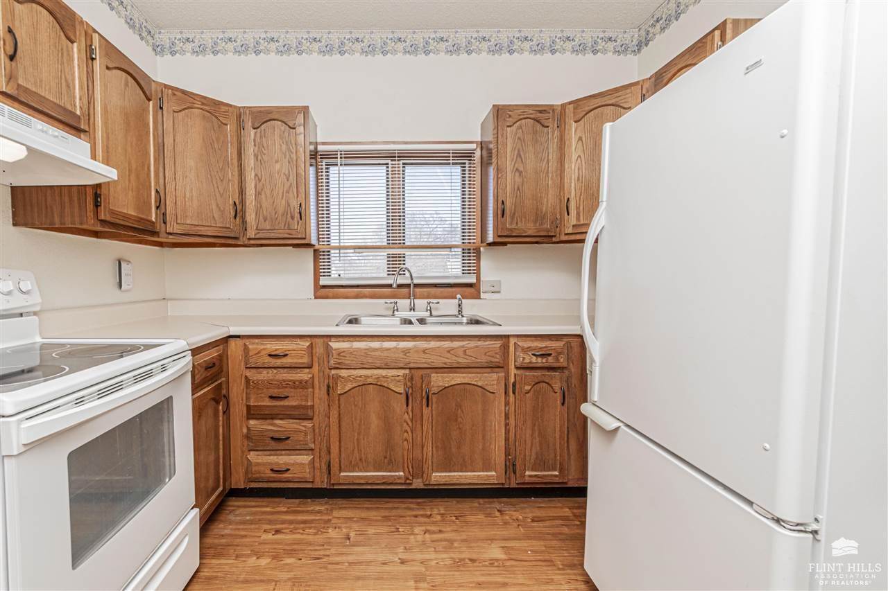 215 16th Street, Ogden, KS 66517