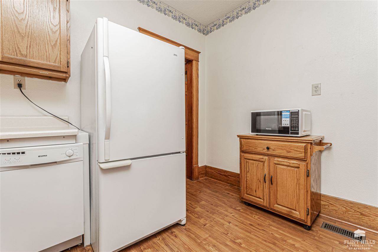 215 16th Street, Ogden, KS 66517