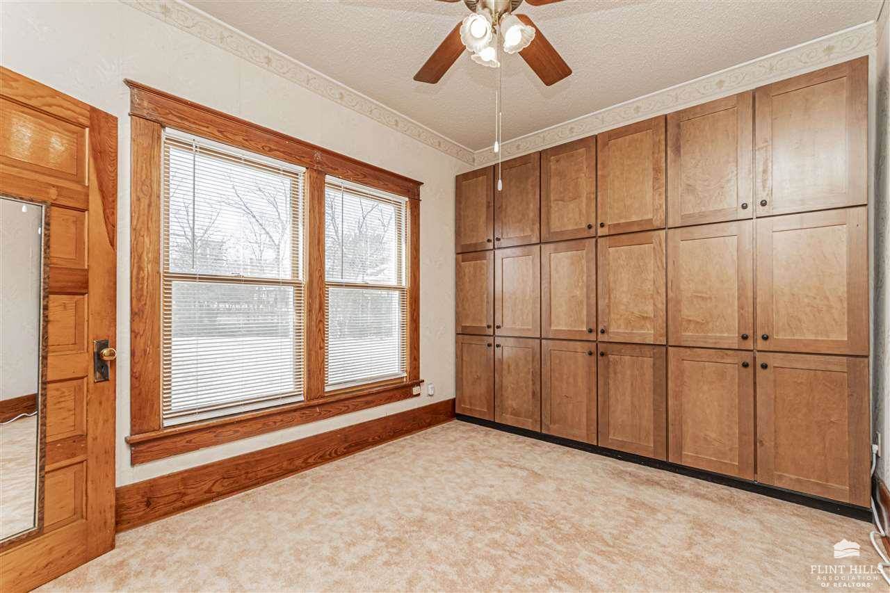 215 16th Street, Ogden, KS 66517