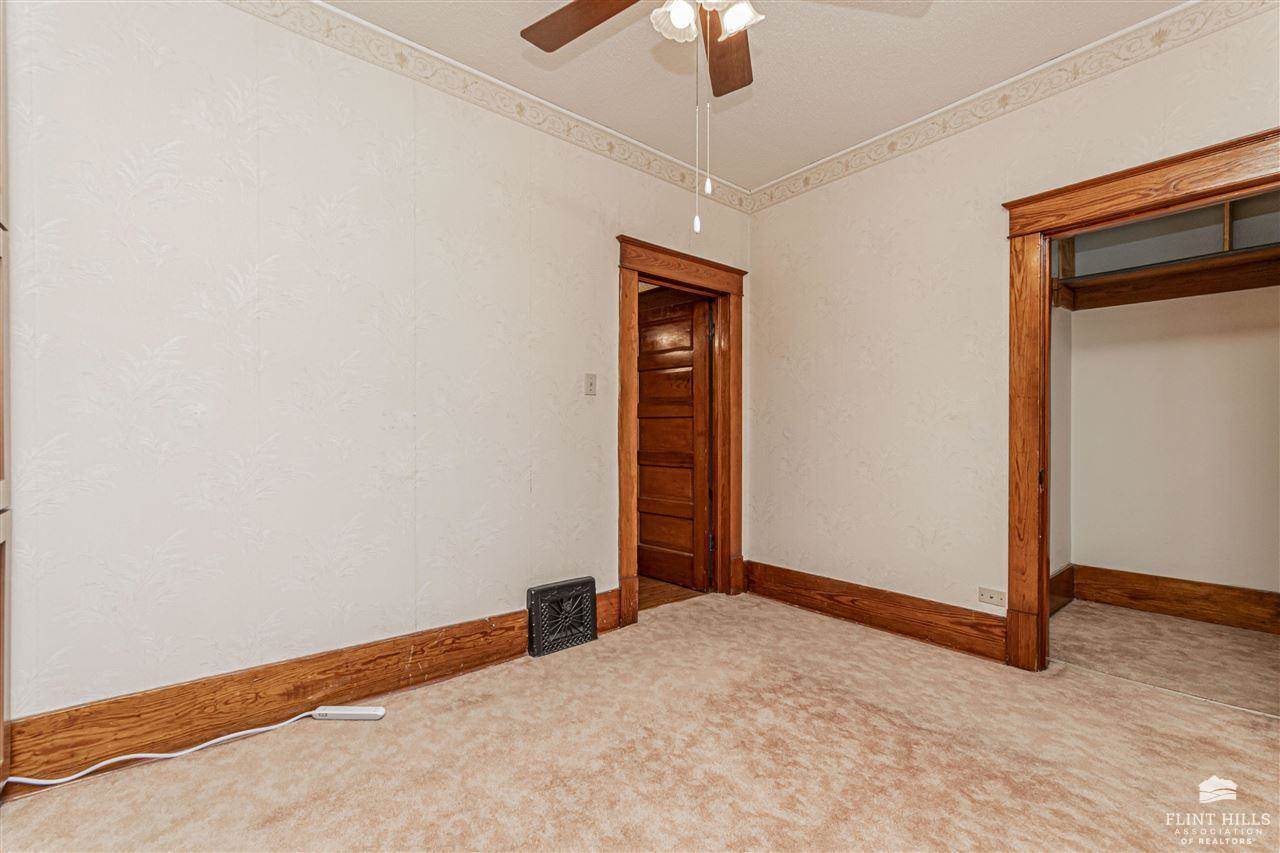 215 16th Street, Ogden, KS 66517