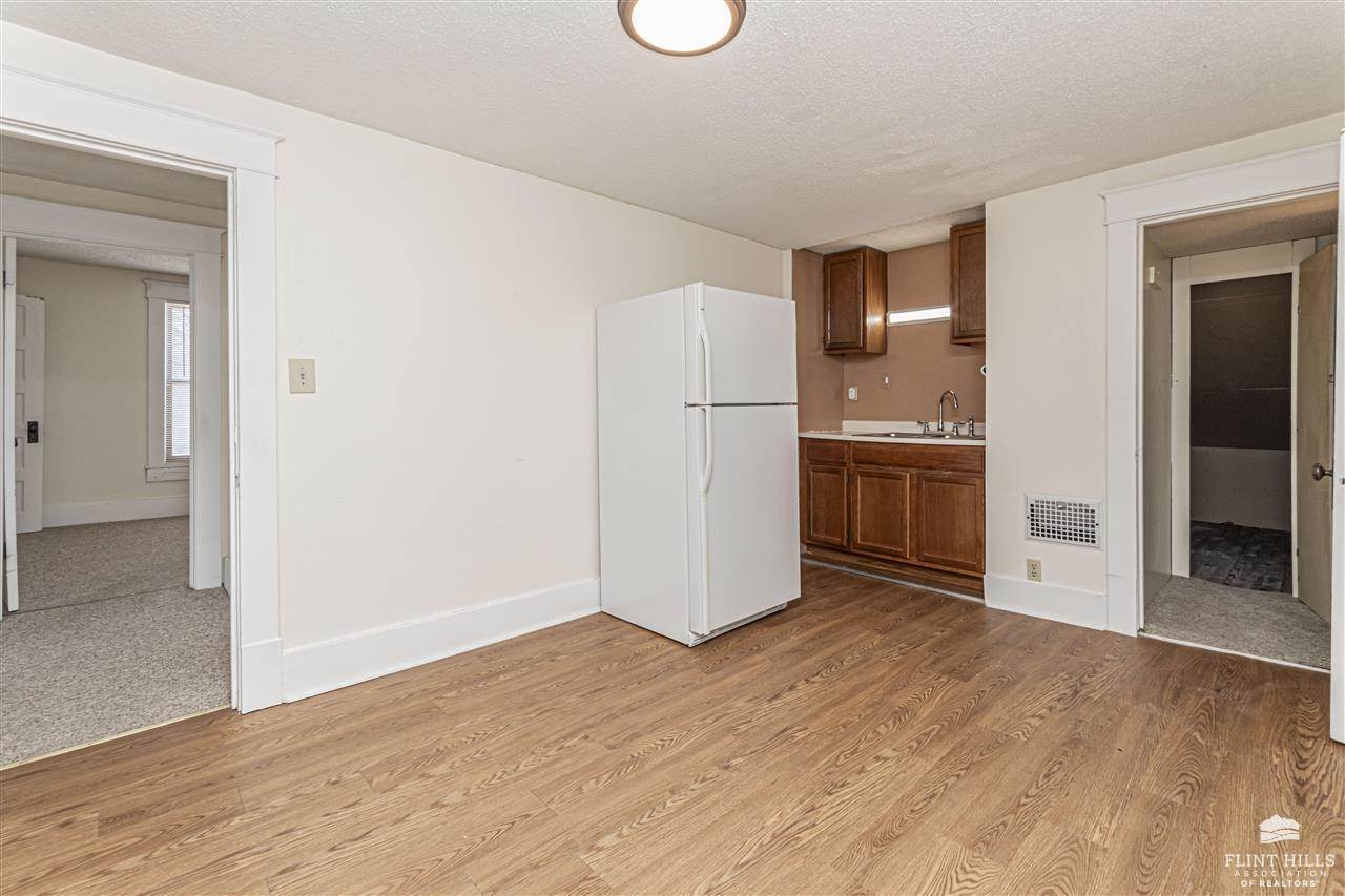 215 16th Street, Ogden, KS 66517