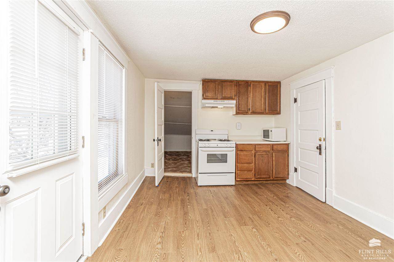 215 16th Street, Ogden, KS 66517