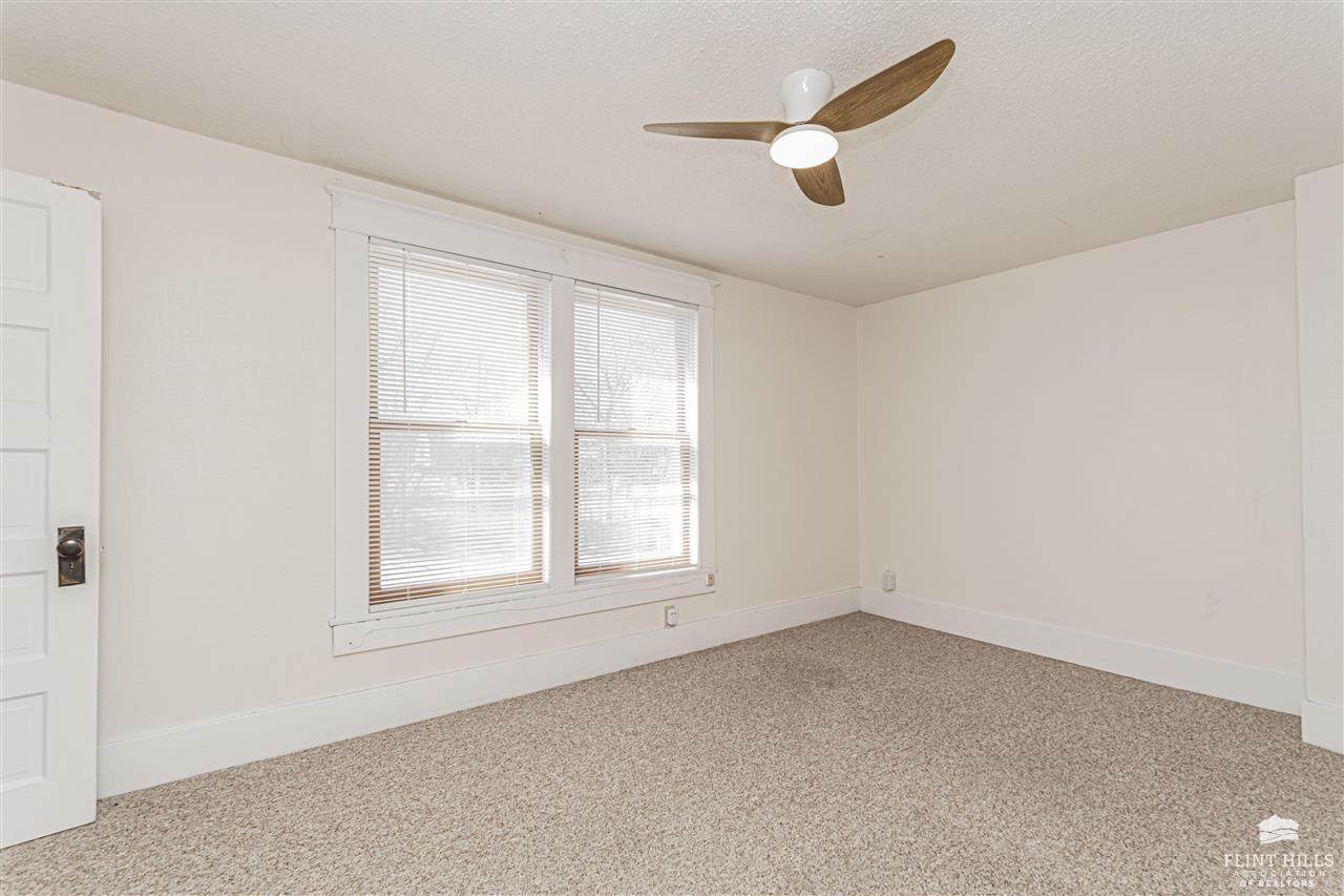 215 16th Street, Ogden, KS 66517