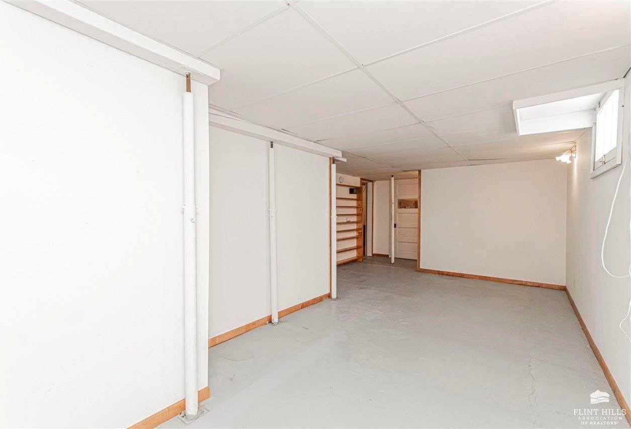 215 16th Street, Ogden, KS 66517