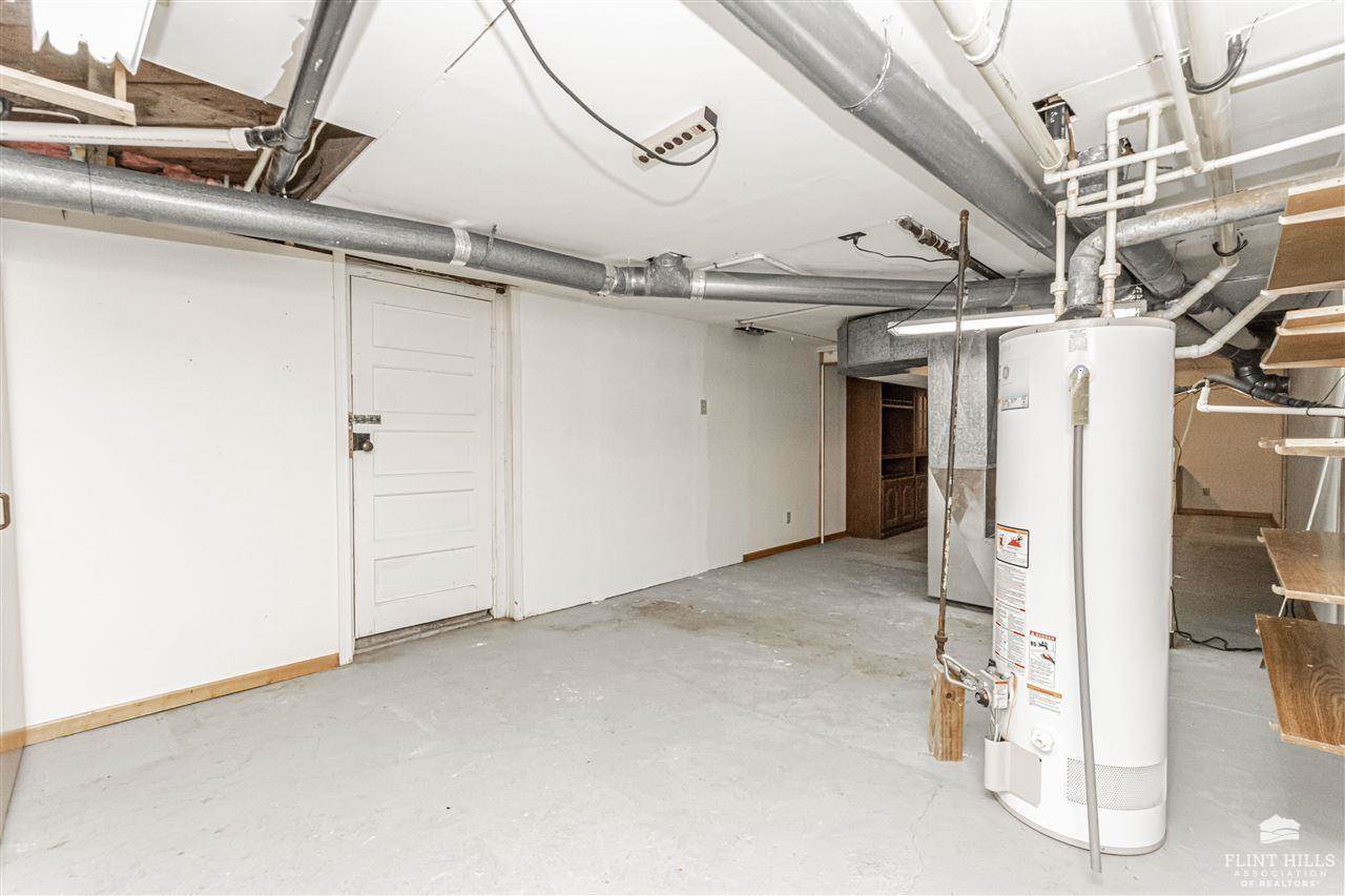 215 16th Street, Ogden, KS 66517