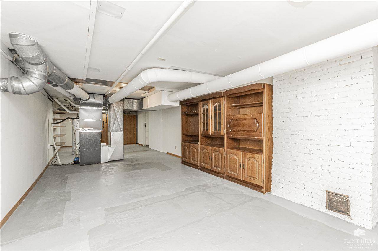 215 16th Street, Ogden, KS 66517