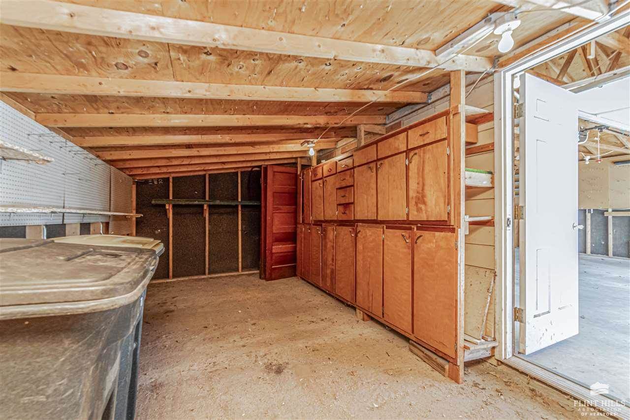 215 16th Street, Ogden, KS 66517