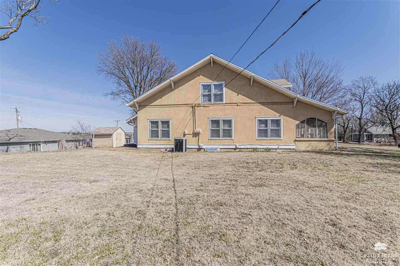 215 16th Street, Ogden, KS 66517