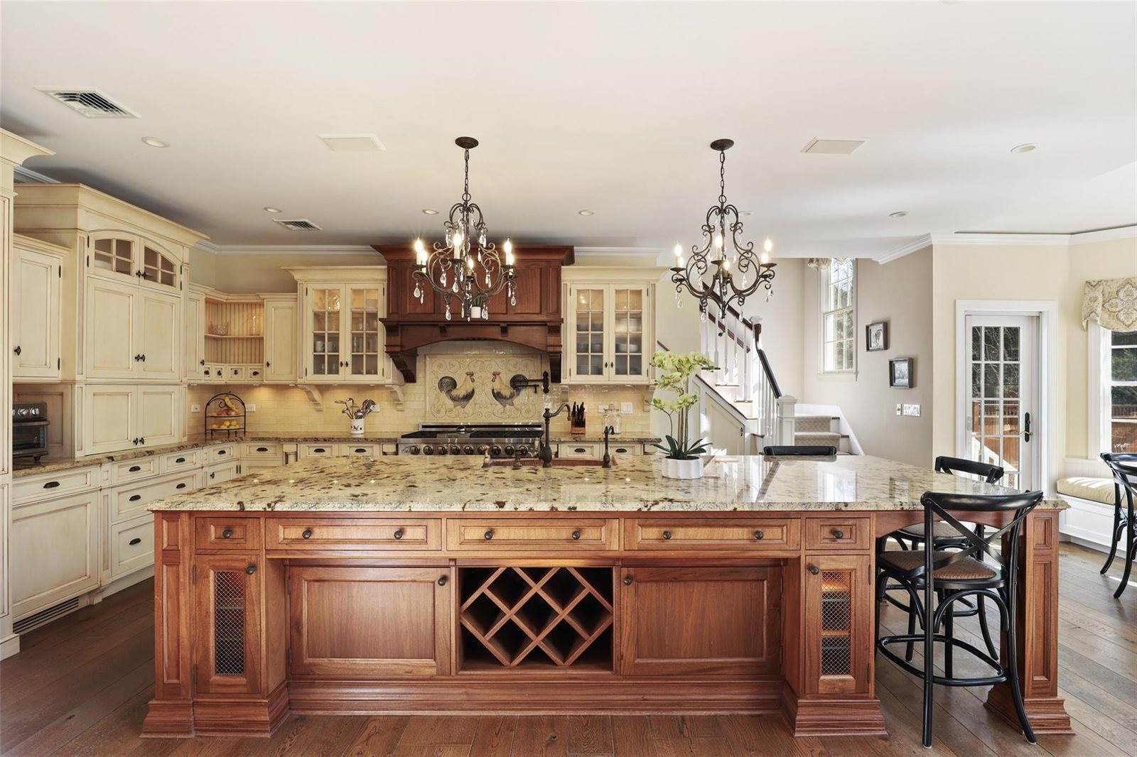 2 Stratford Drive, Mount Kisco, NY 10549