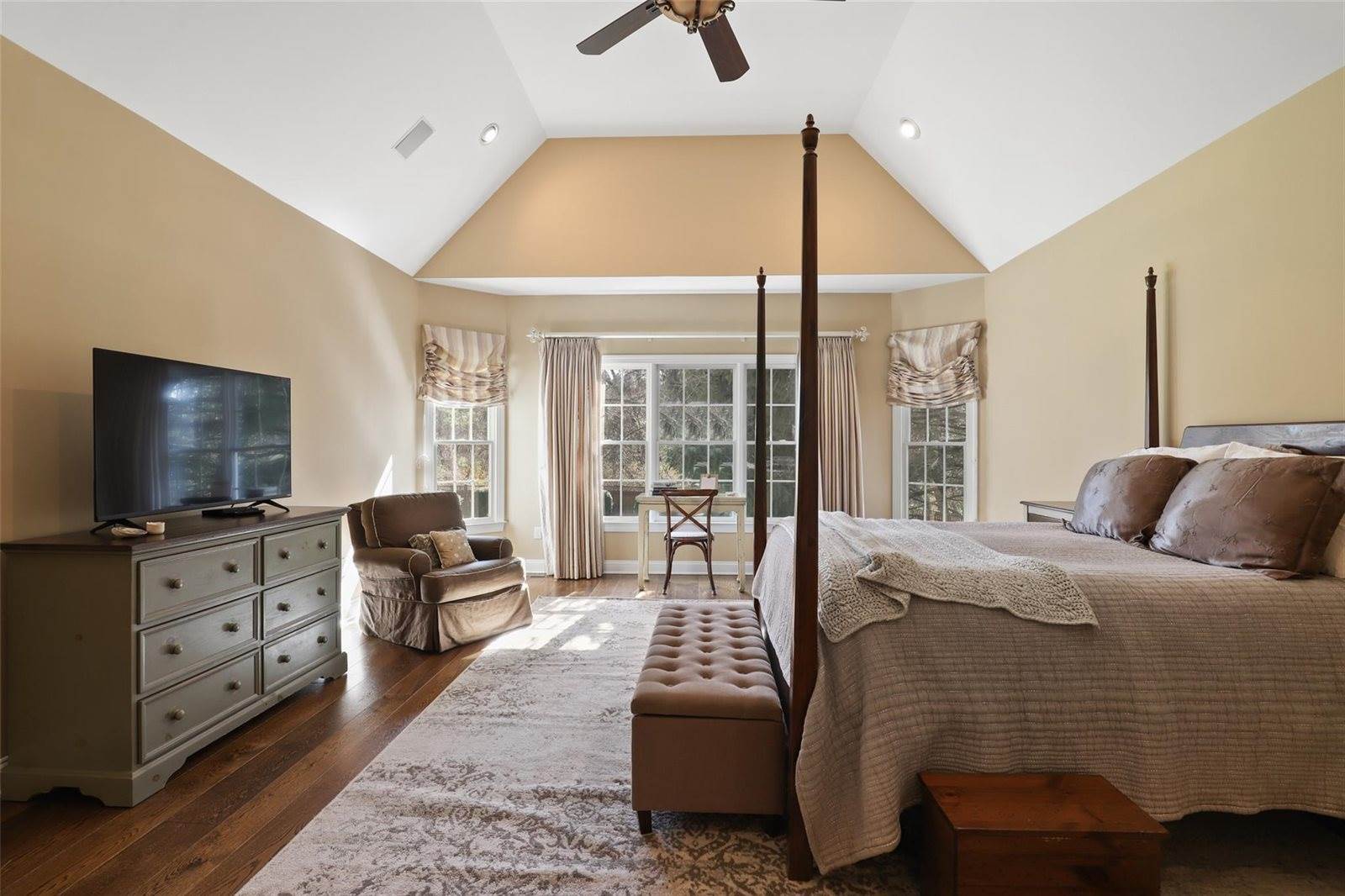 2 Stratford Drive, Mount Kisco, NY 10549