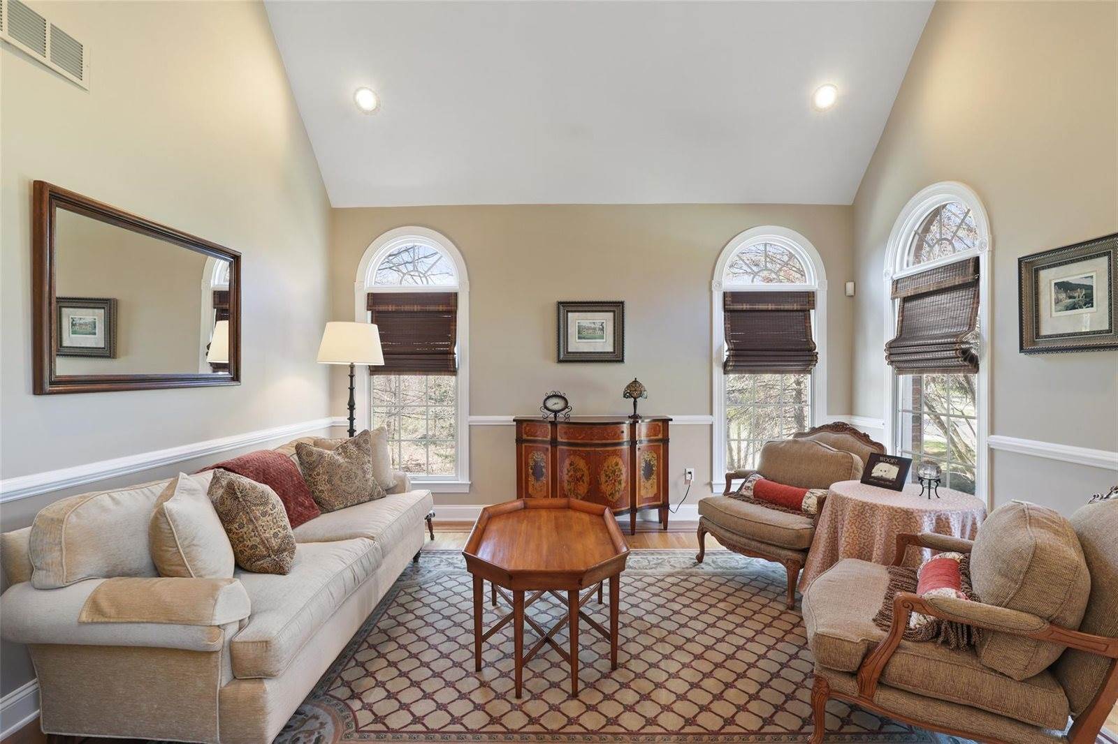 2 Stratford Drive, Mount Kisco, NY 10549