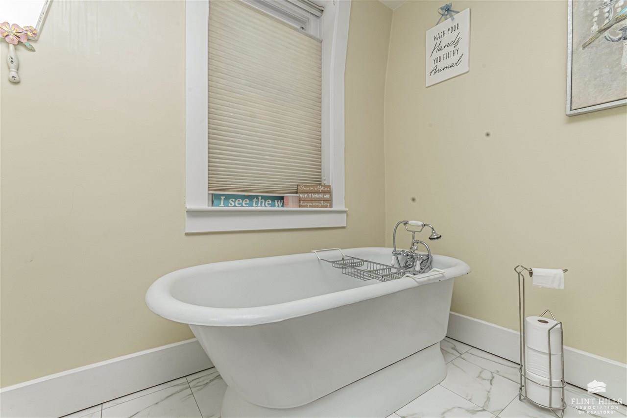 1204 North Buckeye Avenue, Abilene, KS 67410