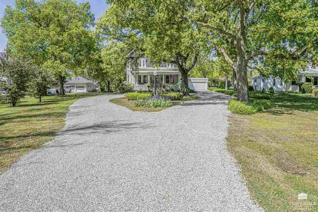 1204 North Buckeye Avenue, Abilene, KS 67410