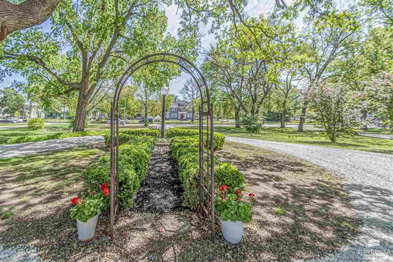 1204 North Buckeye Avenue, Abilene, KS 67410