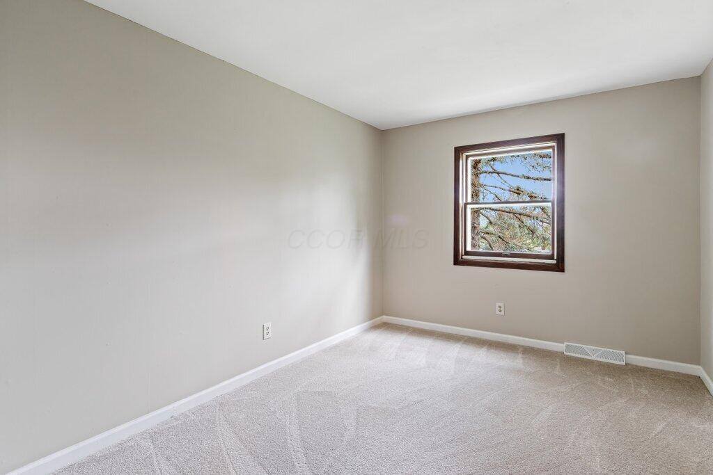 4080 Alton Darby Creek Road, Hilliard, OH 43026