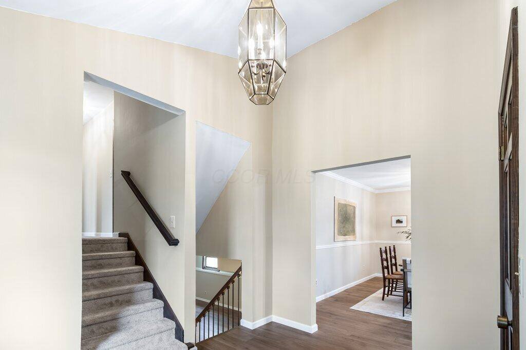 4080 Alton Darby Creek Road, Hilliard, OH 43026