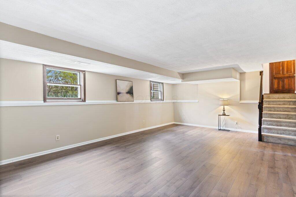 4080 Alton Darby Creek Road, Hilliard, OH 43026