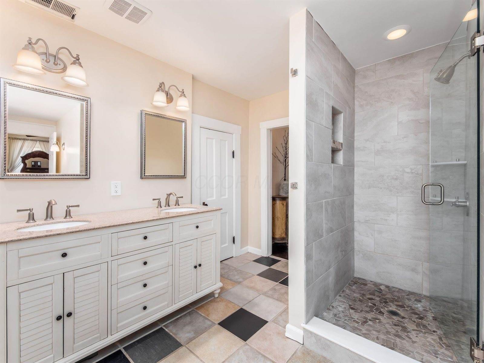 261 North Chillicothe Street, Plain City, OH 43064