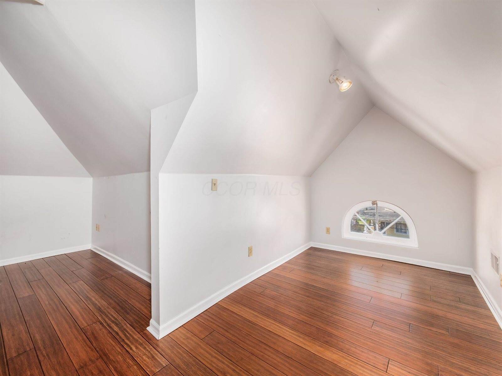 261 North Chillicothe Street, Plain City, OH 43064