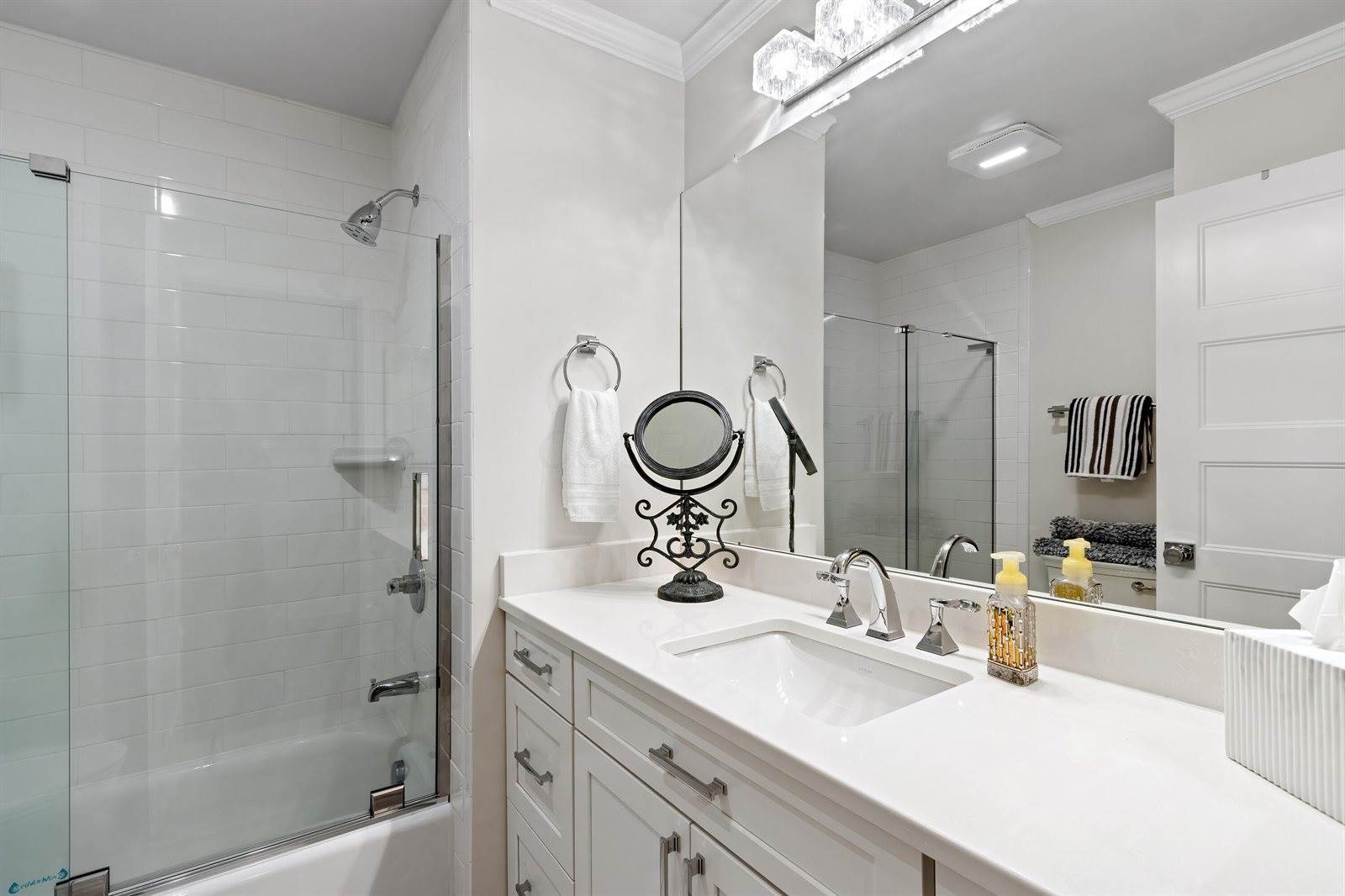 130 Saint Julien Street, #27B, Worthington, OH 43085