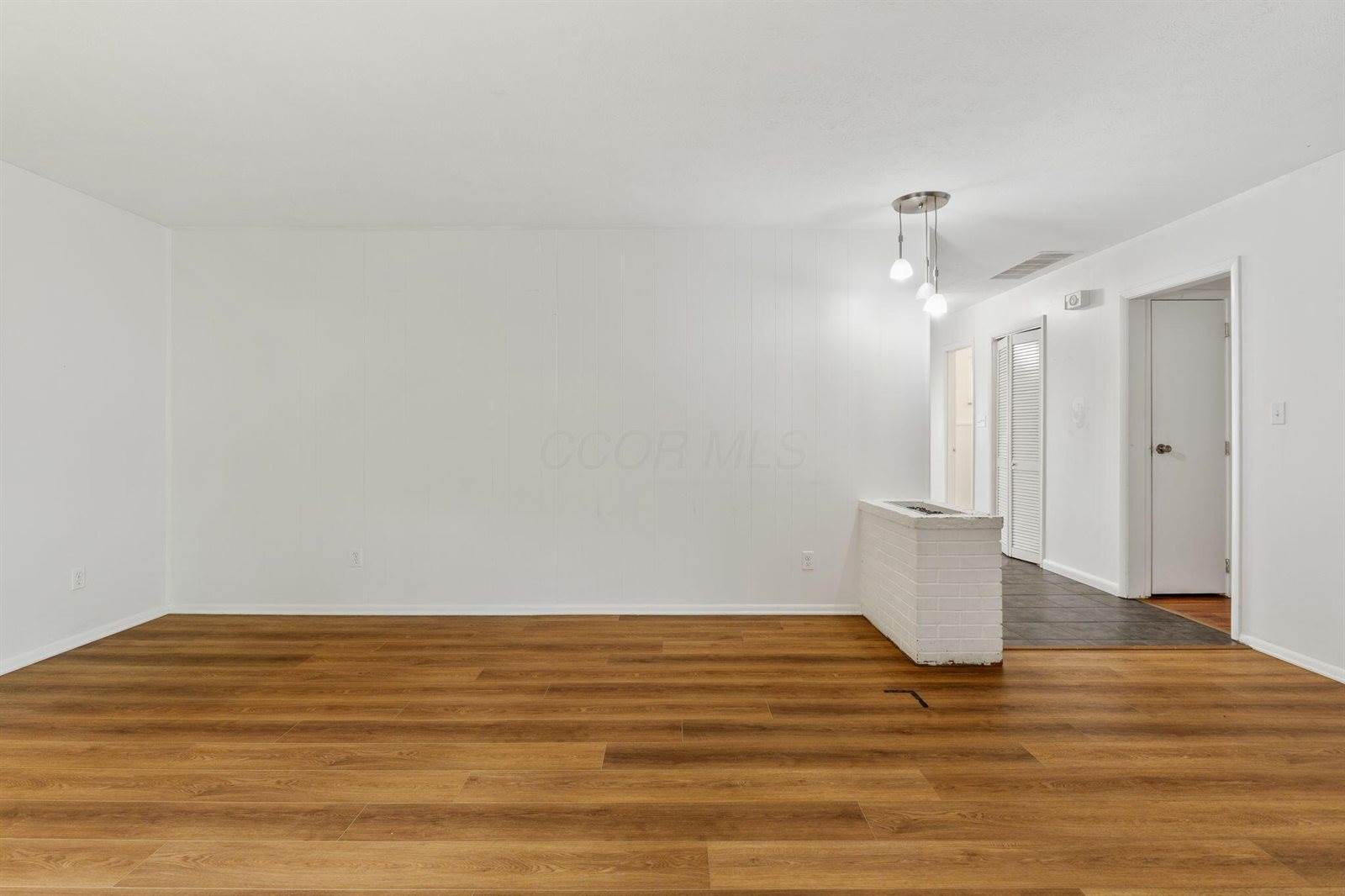 3318 Darbyshire Drive, Hilliard, OH 43026