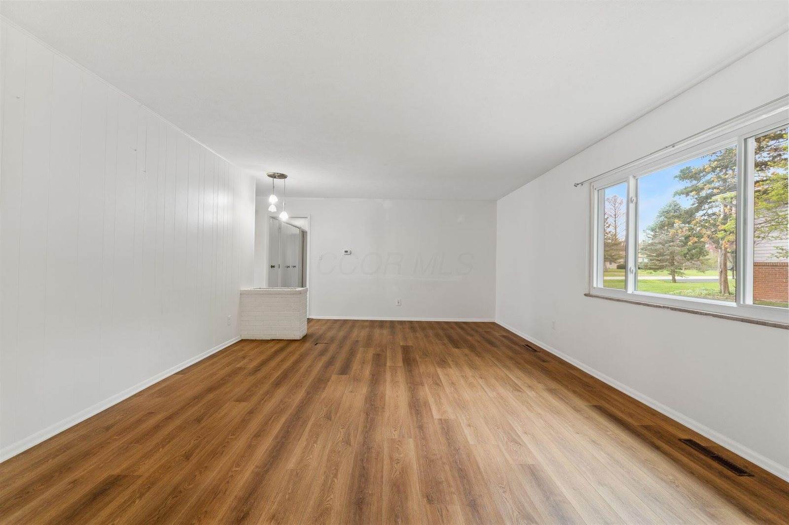 3318 Darbyshire Drive, Hilliard, OH 43026