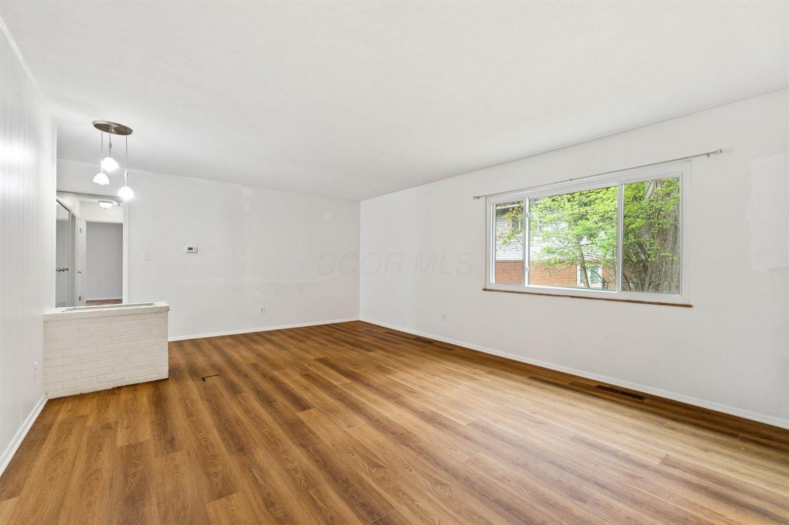 3318 Darbyshire Drive, Hilliard, OH 43026