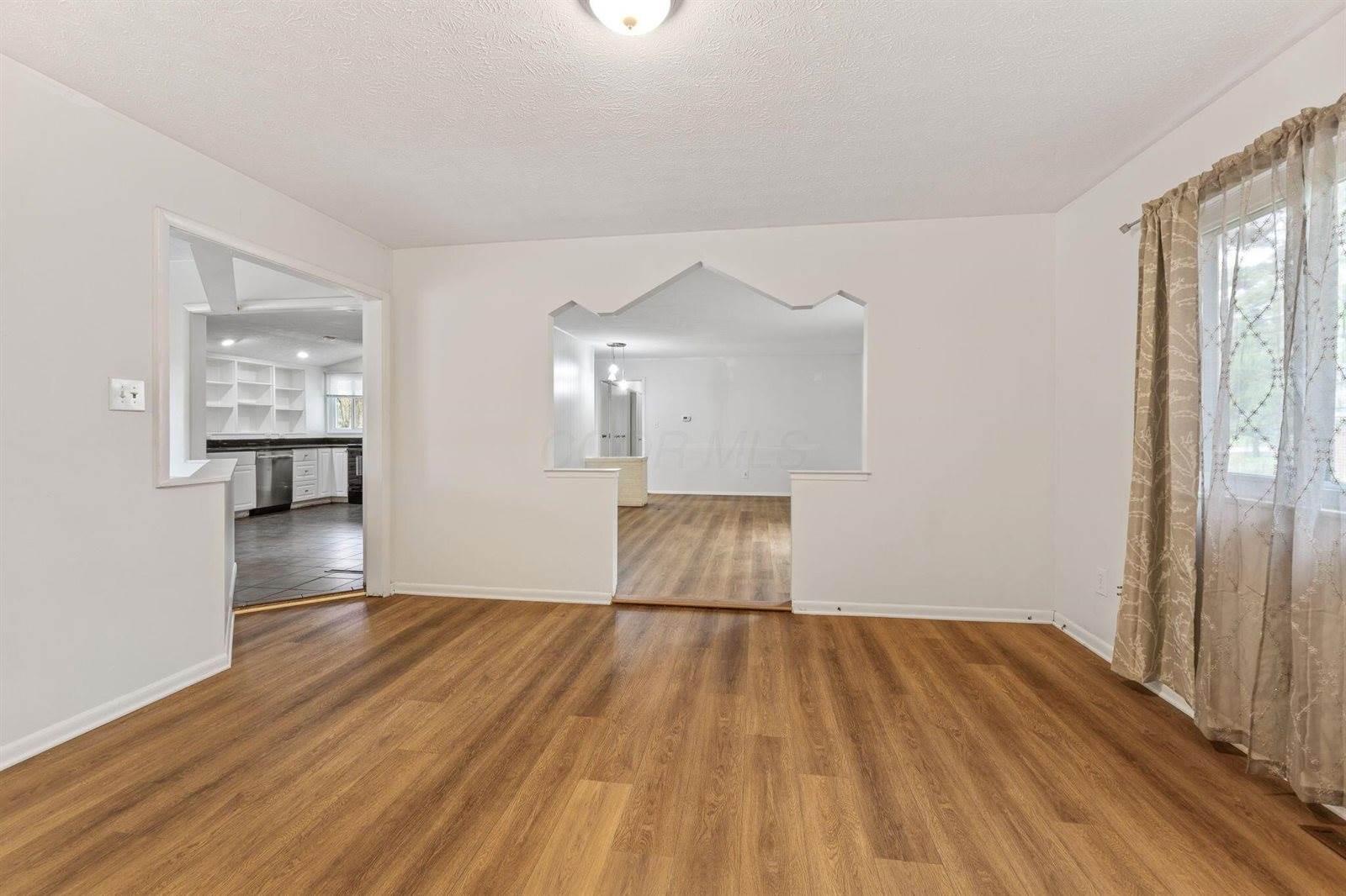 3318 Darbyshire Drive, Hilliard, OH 43026