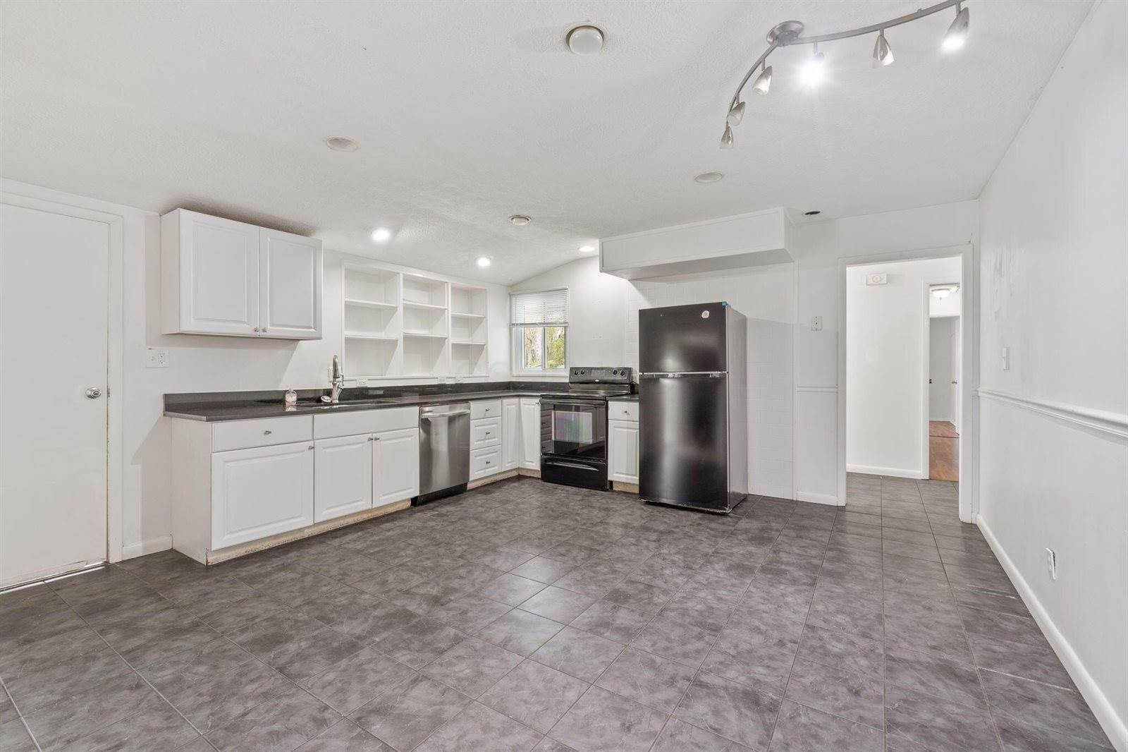 3318 Darbyshire Drive, Hilliard, OH 43026