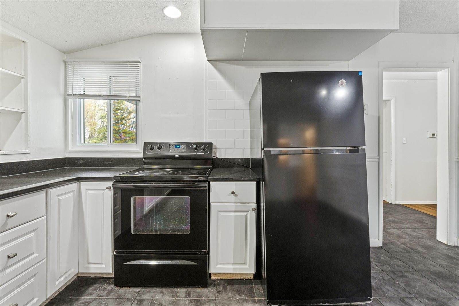 3318 Darbyshire Drive, Hilliard, OH 43026