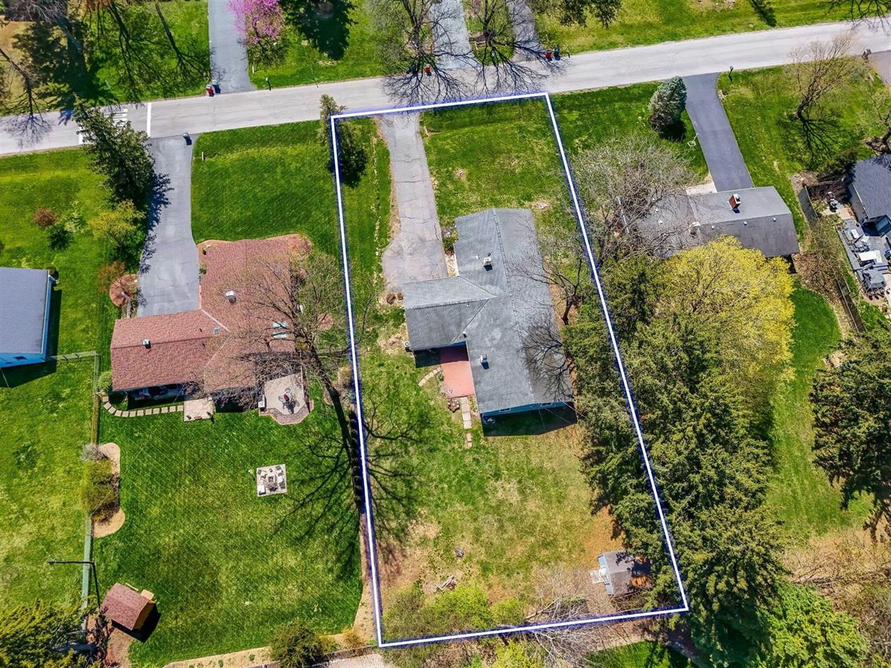 3318 Darbyshire Drive, Hilliard, OH 43026