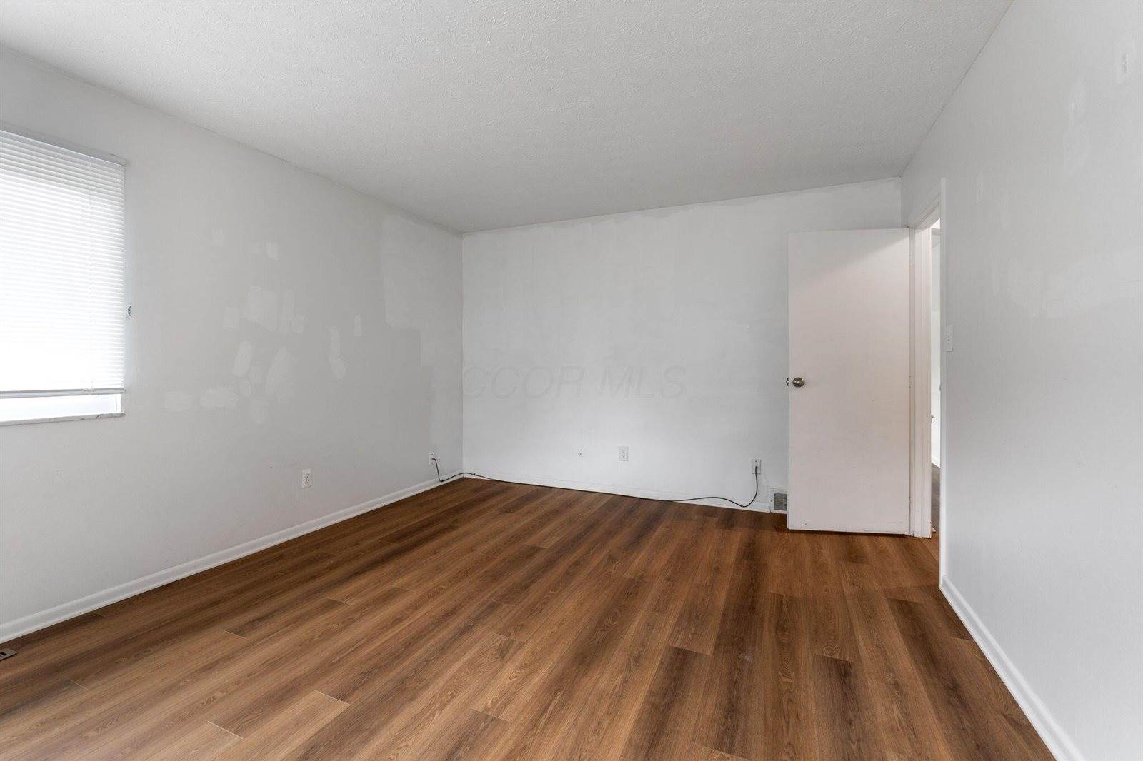 3318 Darbyshire Drive, Hilliard, OH 43026